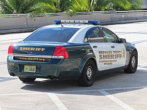 Archivo:Broward County Sheriff Chevy Caprice at Fort Lauderdale Airport