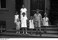 Bundesarchiv Bild 102-00445, Enkelkinder Hindenburgs