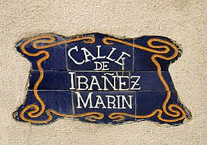 Archivo:Calle Ibáñez Marín, Melilla. Panel cerámico.