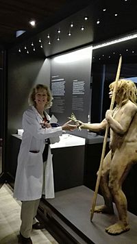 Archivo:Carmen Cacho Quesada