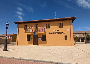 Archivo:Casa consistorial de El Burgo Ranero 01