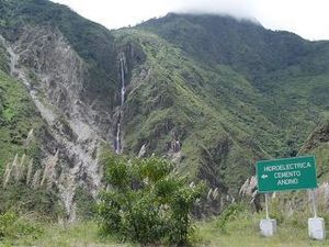 Archivo:Catarata Huascapaccha - panoramio