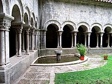 Archivo:Claustro de la catedral de Gerona2