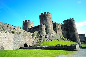Conwy Castle (HDR) (8074248381).jpg