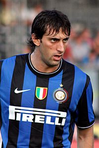 Archivo:Diego Milito - Inter Mailand (3)