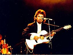 Archivo:George-Harrison-playing