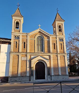 Iglesia de Ntra. Señora de los Remedios, en El Fargue (Granada).jpg