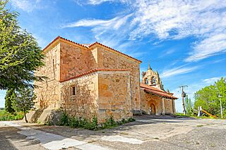 Iglesia parroquial de San Juan Bautista en Tabera de Abajo trasera ret.jpg