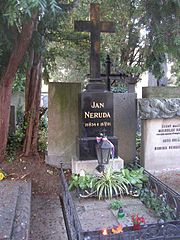 Archivo:Jan Neruda grave Vysehrad Cemetery Prague CZ 807