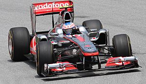 Archivo:Jenson Button 2011 Malaysia FP3