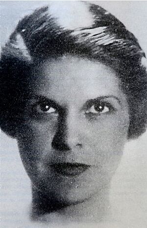 Archivo:Maria Rosa Oliver
