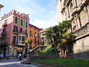 Archivo:Olot - Iglesia de Sant Esteve 8