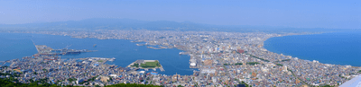 Archivo:Panorama-Hakodate-City-10-July-2015