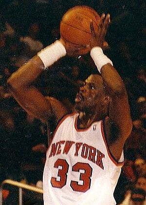 Archivo:Patrick Ewing ca. 1995 cropped