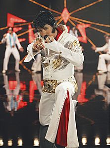 Archivo:Paul Hyu as the Elvis Impersonator, ChineseElvis