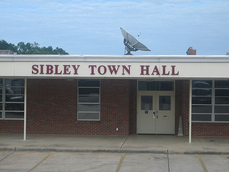 Archivo Revised photo of Sibley, LA, Town Hall IMG 0605
