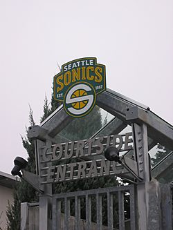 Archivo:Seattle Sonics Entrance