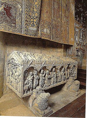 Archivo:Sepulcro de la infanta Doña Berenguela, hija de Fernando III el Santo, rey de Castilla y León