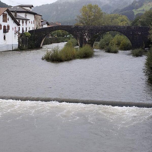 Sumbilla. Puente sobre el Bidasoa