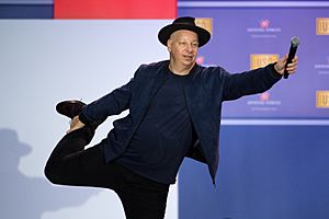 Archivo:160505-D-DB155-011 Comedian Jeff Ross at Joint Base Andrews in May 2016