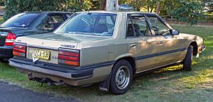 Archivo:1981-1983 Nissan Skyline (R30) 2.4E sedan 02
