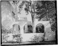 ARCHES AT SOUTHEAST CORNER - Walter Luther Dodge House, 950 North Kings Road, West Hollywood District, Los Angeles, Los Angeles County, CA HABS CAL,19-LOSAN,27-27