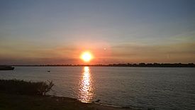 Atardecer - Rio Paraguay - panoramio.jpg