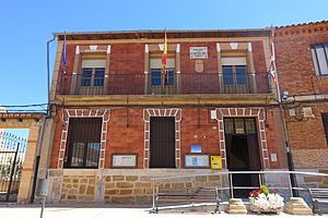 Archivo:Ayuntamiento de Villamayor de Campos