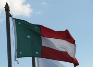 Archivo:Bandera yucateca en Mérida
