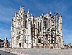 Beauvais Cathedral Exterior 1, Picardy, France - Diliff.jpg