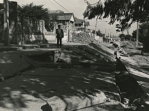 Archivo:Calle destruida por el terremoto de 1985