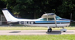Archivo:Cessna.f182q.g-blew.arp.cc