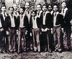 Archivo:Chulalongkorn and sons