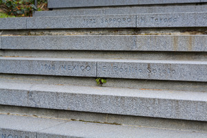 Archivo:Escaleras de acceso, Parque Olímpico del Museo Olímpico de Lausana - 2