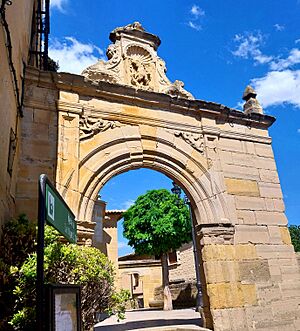 Archivo:Foncea - Iglesia de San Miguel 12