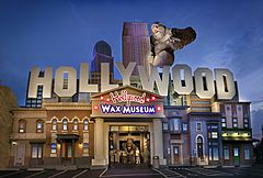 Archivo:Hollywood Wax Museum - Branson MO