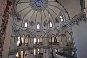 Archivo:Interior of Sergius and Bacchus Church-7