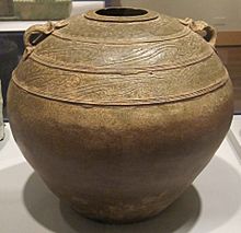 Archivo:Jar, Han dynasty, stoneware with glaze, Honolulu Museum of Arts