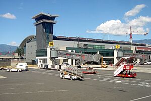 Archivo:Juan Santamaria Airport SJO 12 2009 4900