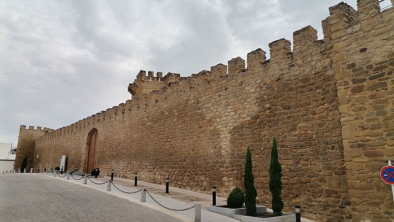 Lienzo este del castillo Lopera