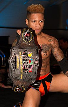 Archivo:Lio Rush with Wired belt