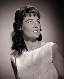 Loretta Lynn LCCN2021643178 (cropped).jpg