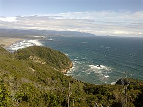 Mirador de Aulen y desembocadura de Chepu 01.jpg