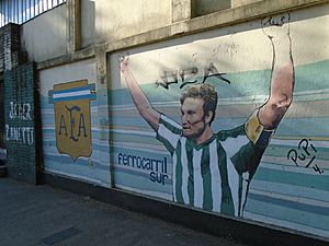 Archivo:Mural en homenaje a Javier Zanetti, sobre la Av. Larroque entre las calles Alvear y San Martín (Banfield).