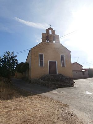 Archivo:Navianos de Alba - Iglesia de la Virgen del Rosario