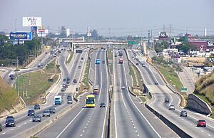 Archivo:Rodovia Dutra - panoramio
