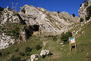 Archivo:San Adriango tunela