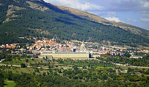 Archivo:San Lorenzo de El Escorial view (2)