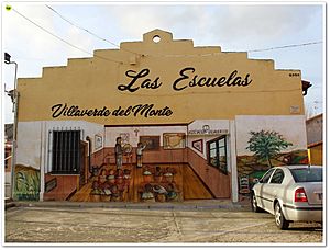 Archivo:Villaverde del monte 16 (Mural en las escuelas)