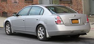 Archivo:2006 Nissan Altima 2.5L S rear 12.24.18